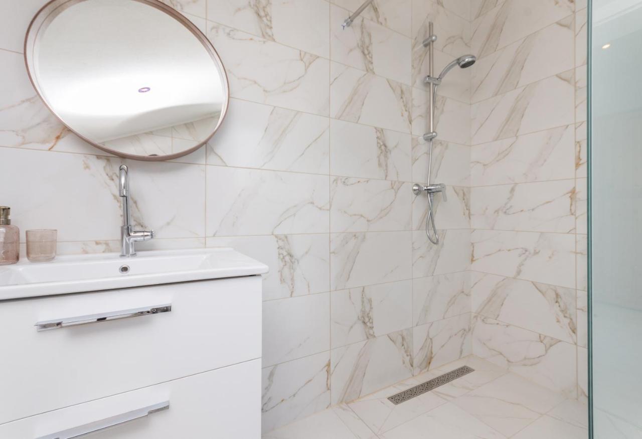 Mustel Travel Apartments سفيتي بيتار المظهر الخارجي الصورة