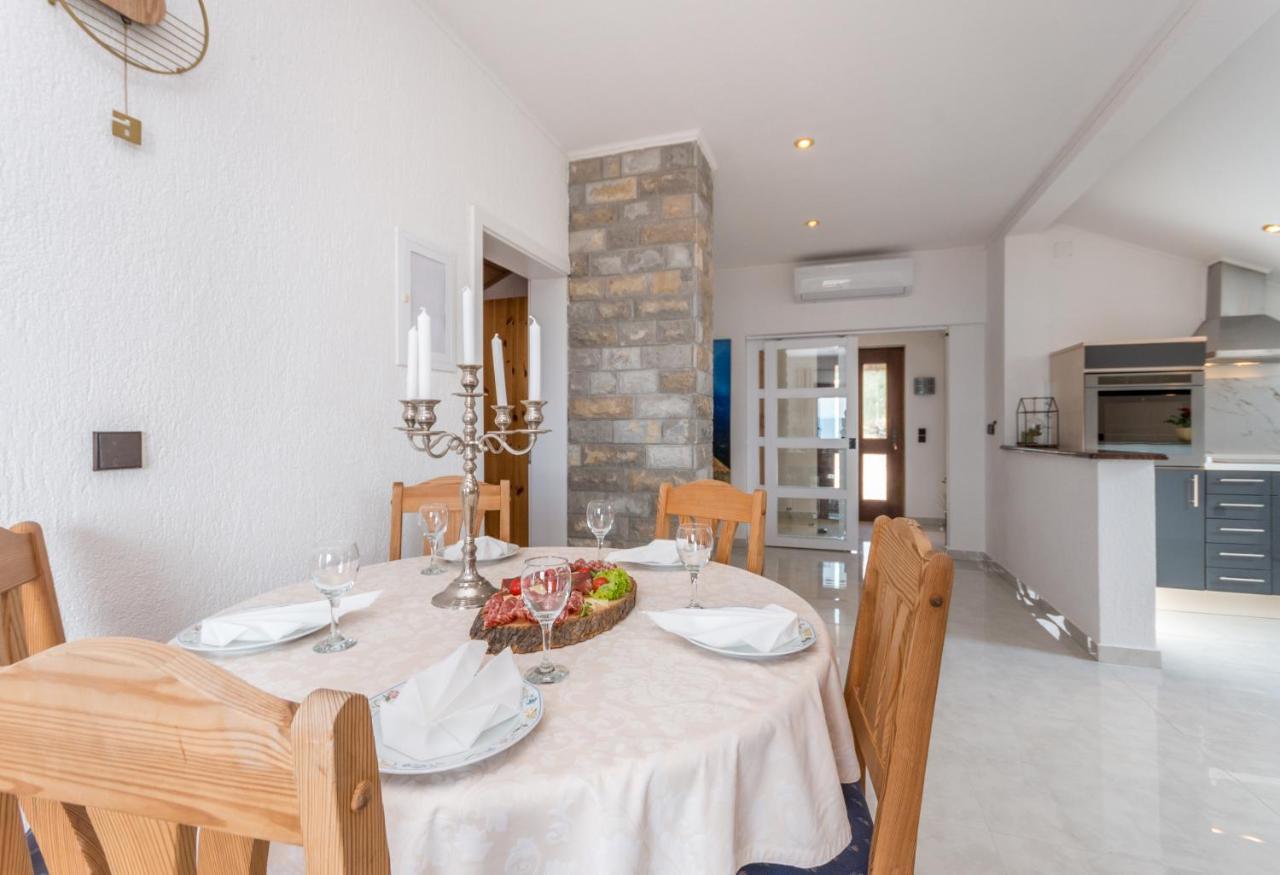 Mustel Travel Apartments سفيتي بيتار المظهر الخارجي الصورة