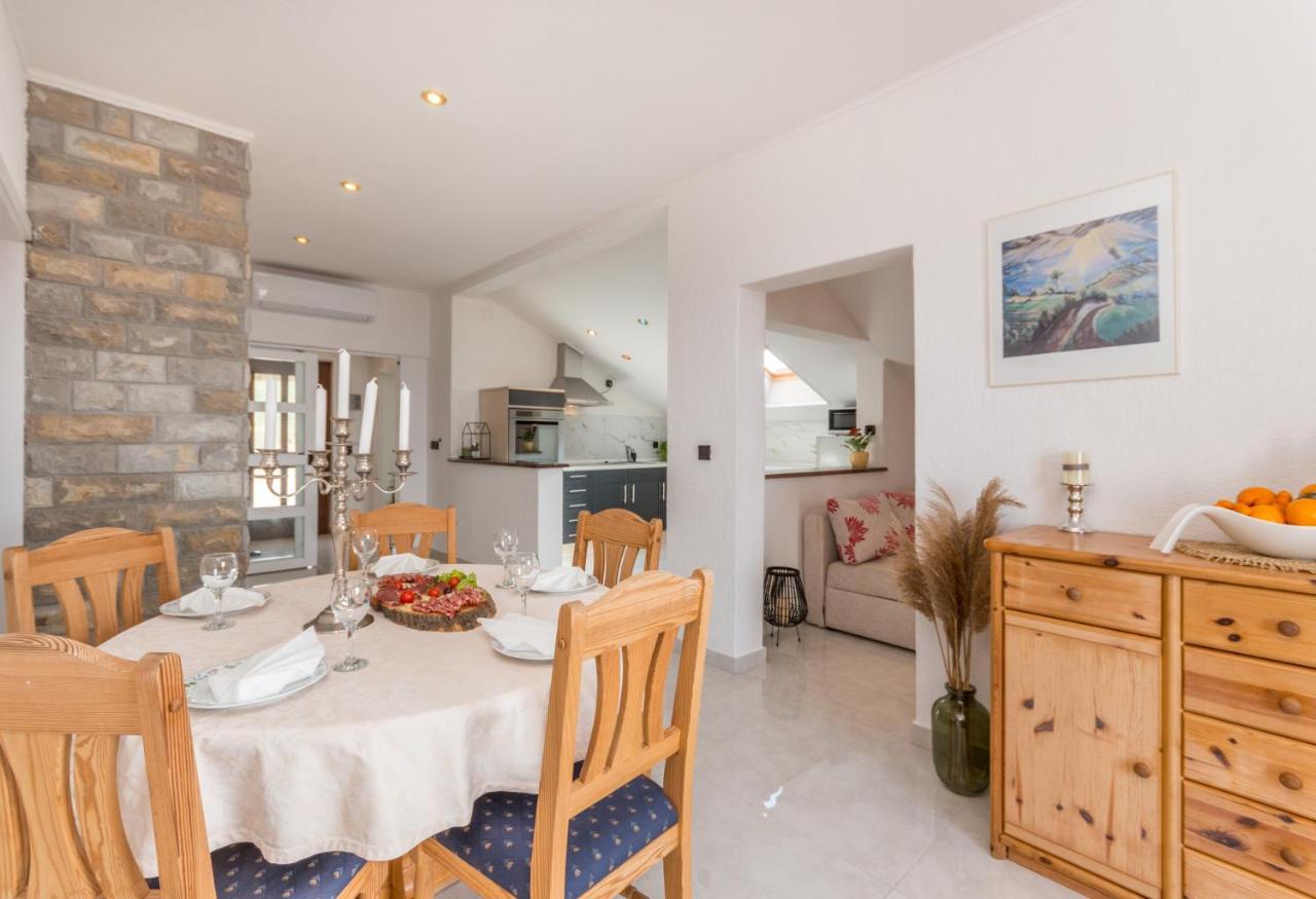 Mustel Travel Apartments سفيتي بيتار المظهر الخارجي الصورة